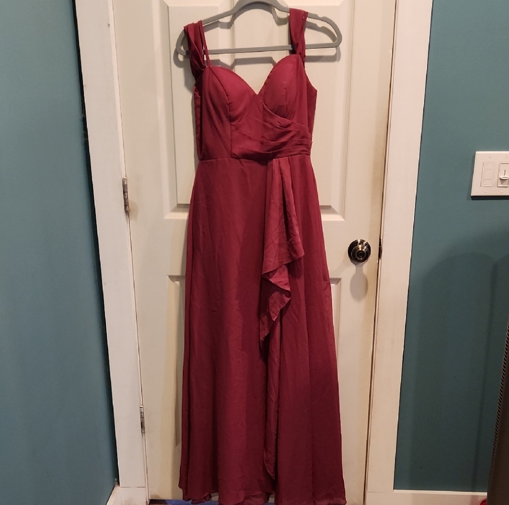 Elegant Burgundy Evening Gown